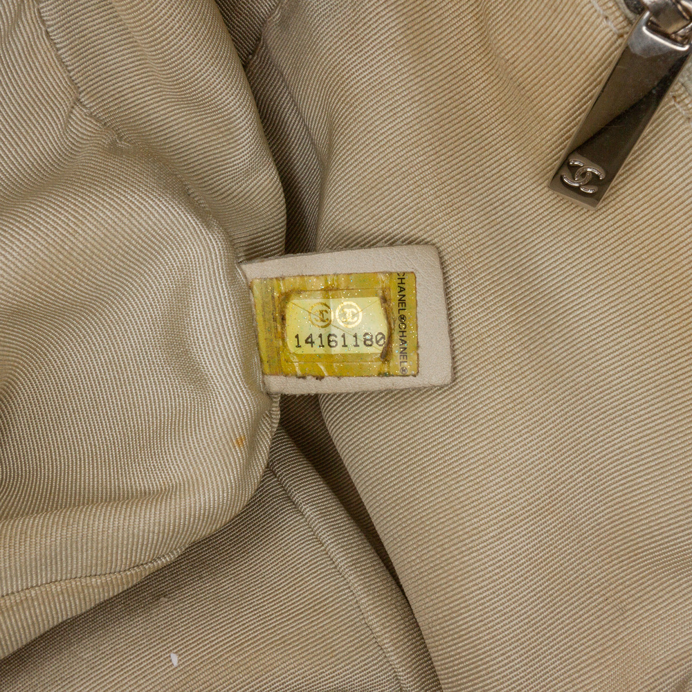 Pre-Loved Chanel Jumbo Calfskin Canebiers Net Flap - Picture 6 of 9